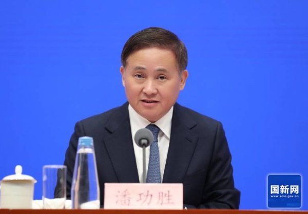 天载配资 央行：上市公司回购增持股票自有资金比例要求从30％下调至10％